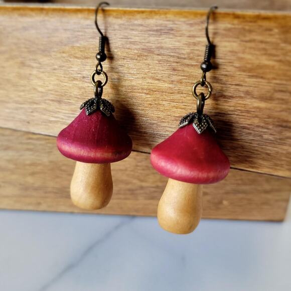 Handmade naturally dyed faire inspired - Picture 2 of 2